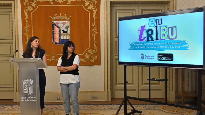 La Concejala de Familia e Igualdad de Oportunidades Ayuntamiento de Salamanca, Miryam Rodríguez y Olga García-Mochales de la Fundación Plan B Educación Social