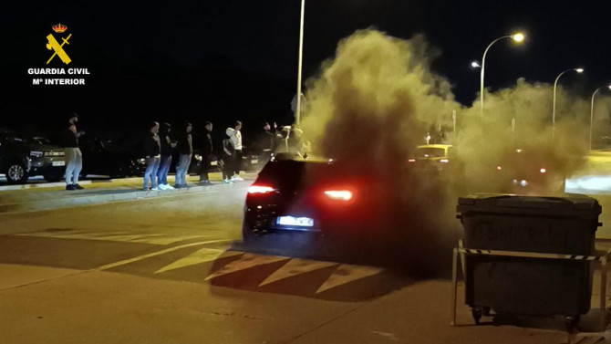 Un momento de las carreras ilegales