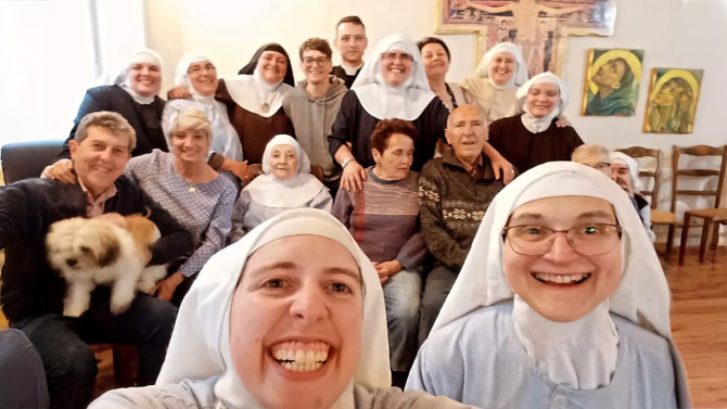 Las exmonjas de Belorado en un post de sus redes sociales, antes del fallo que ordena su desalojo