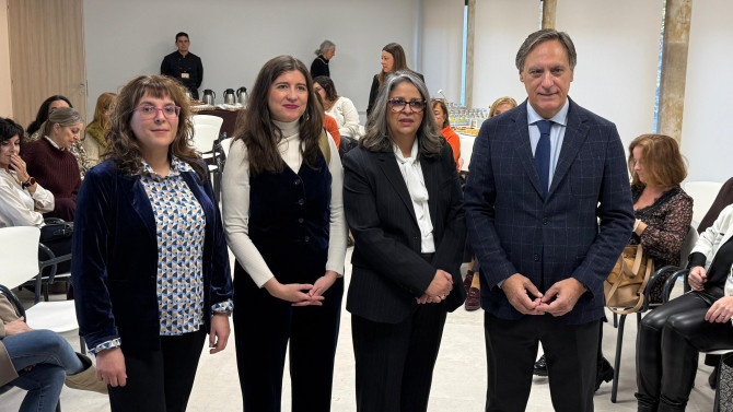 Reunión del Alcalde, Carlos García Carbayo, con la Asociación de Empresarias de Salamanca (AESAL).