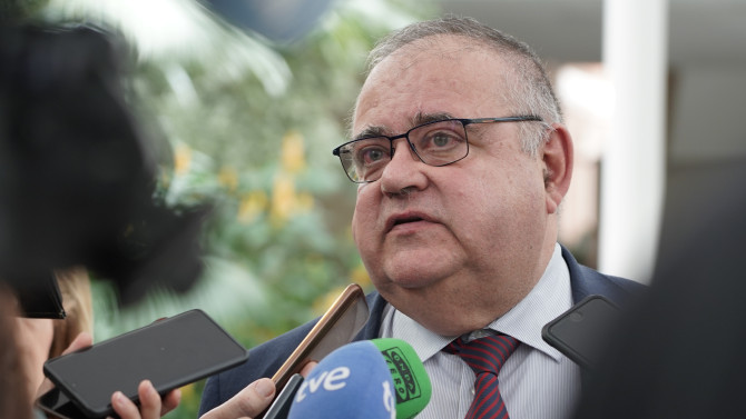 ICAL. El consejero de Sanidad, Alejandro Vázquez, responde a preguntas de los medios de comunicación.