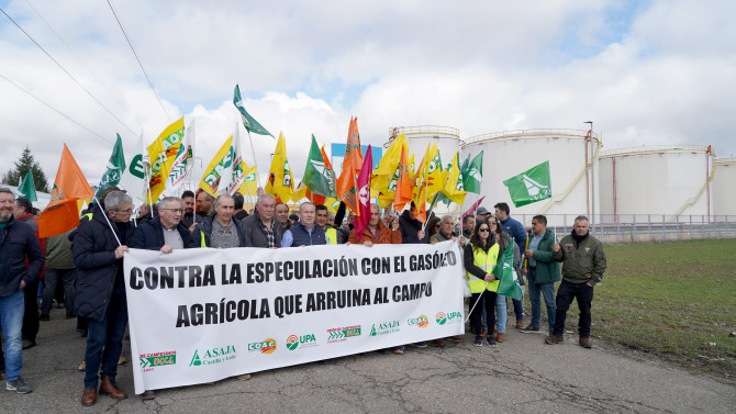 ICAL. Imagen de archivo de una concentración de argicultores y ganaderos en Santovenia de Pisguera (Valladolid) contra la subida de los precios de los carburantes.