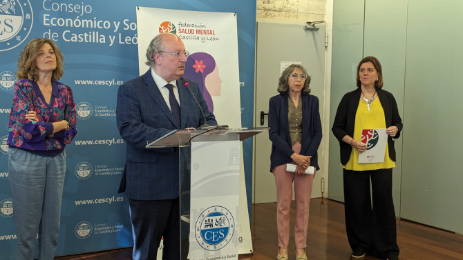 Imagen de la presentación del estudio sobre el proyecto Julia en la sede del Consejo Económico y Social de Castilla y León, con participantes y autoridades.