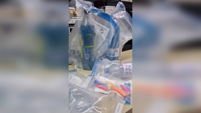 Parte del material incautado al detenido