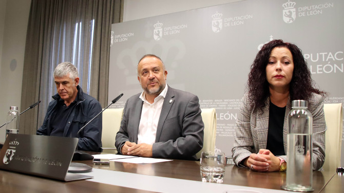 El presidente de la Diputación de León, Gerardo Álvarez Courel, presenta el programa Redprendiendo en mi pueblo / ICAL