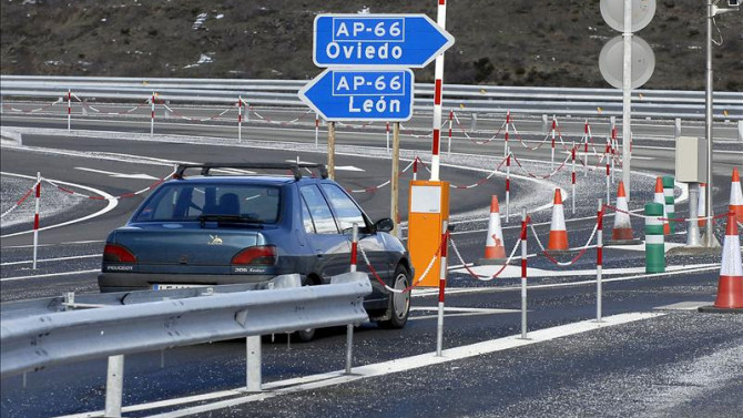 Esta carretera de doble sentido supone un atajo clave hacia Asturias