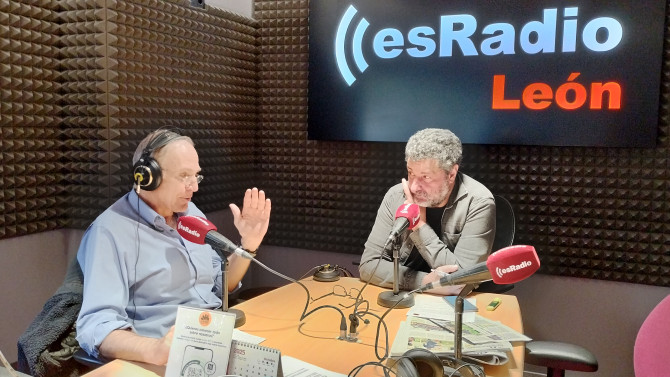 El doctor Antonio Martínez, experto en la Teoría del Diseño Inteligente, durante la entrevista en el programa Manos Arriba