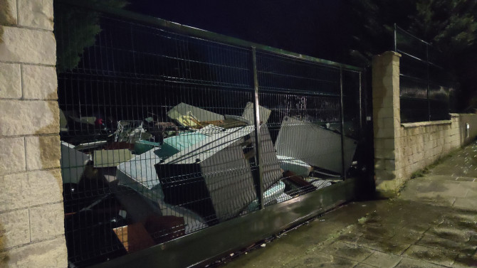 Las instalaciones del Punto Limpio completamente llenas de enseres y residuos