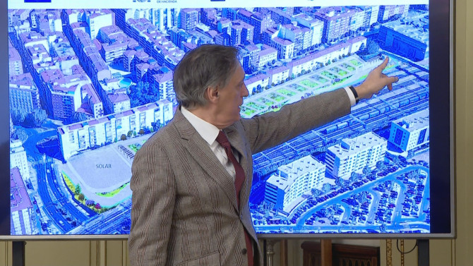 El Alcalde, Carlos García Carbayo, durante la presentación del proyecto