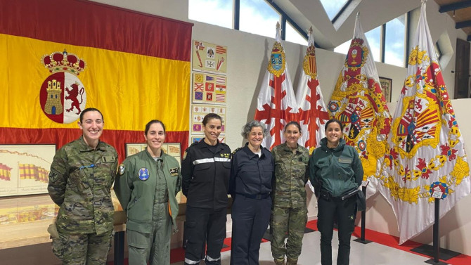 Foto de grupo en el Museo Retógenes de las mujeres participantes en esta jornada.