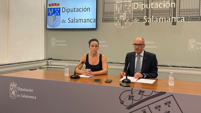 El Presidente de la Diputación de Salamanca, Javier Iglesias, acompañado de la Diputada de Fomento y Medio Ambiente, Pilar Sánchez
