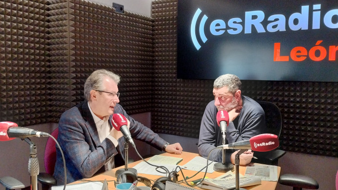 Miguel Ángel Sánchez, gerente de la Cámara de la Propiedad Urbana de León, durante la entrevista en el programa Manos Arriba