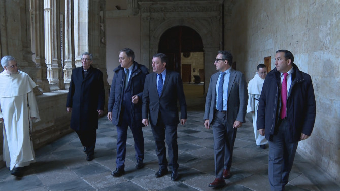 Firma del convenio del V Centenario de la Escuela de Salamanca