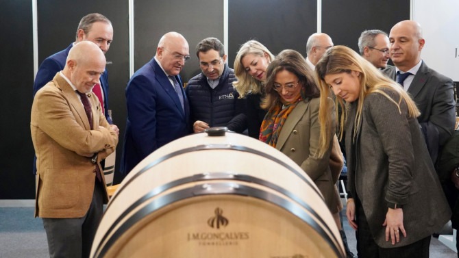 La consejera de Agricultura de la Junta de Castilla y León, María González Corral, y del alcalde de Valladolid, Jesús Julio Carnero, entre otras autoridades, en la inauguración de las ferias Agrovid y SIEB. Miriam Chacón / ICAL. 