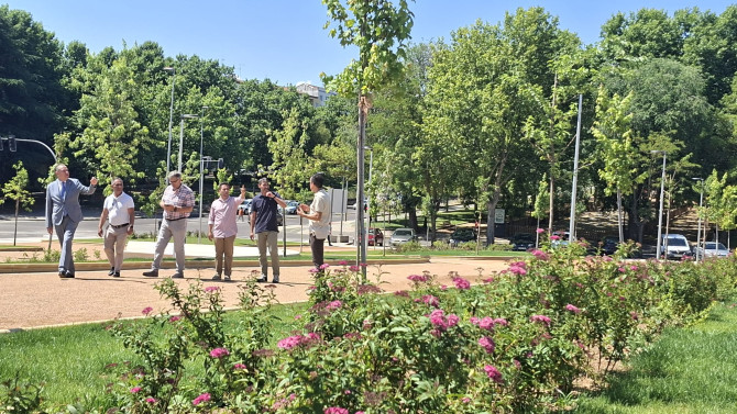 La urbanización entre las calles Regato del Anís y Río Jordán