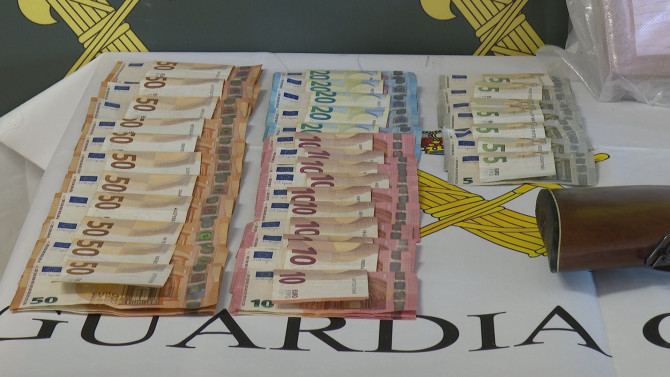 Parte del dinero en metálico incautado por la Guardia Civil de Salamanca