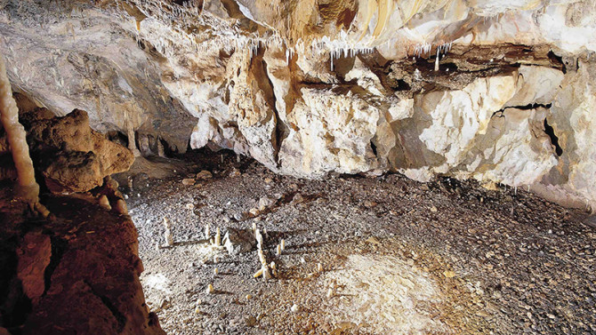 WEB TURISMO CANTABRIA | Imagen de archivo de la cueva de la Garma en Soba