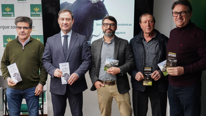 Acto de presentación de las Jornadas Gastronómicas organizadas la Asociación de Criadores de Raza Sayaguesa y la marca Boss Taurus que se celebrarán en el Restaurante El Capricho . / ICAL