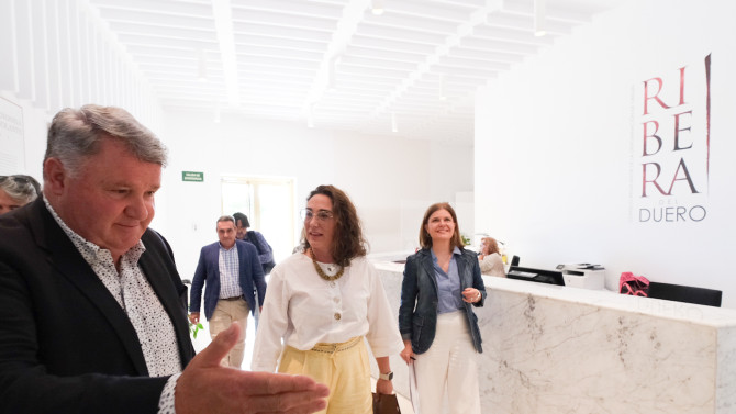 Junta de Castilla y León. La consejera de Agricultura, María González Corral, se reúne con las Denominaciones de Origen Protegidas del vino.