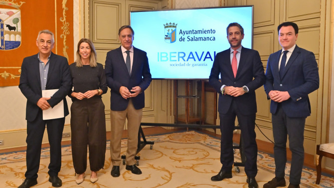 Momento previo a la firma de renovación del convenio