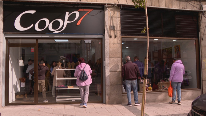 Fachada de la nueva tienda de Por Siete