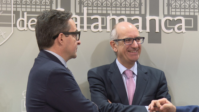 El Rector de la USAL, Juan Manuel Corchado,  junto al Presidente de la Diputación, Javier Iglesias