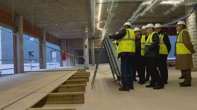 El Consejero de Sanidad, Alejandro Vázquez, durante su visita a las obras