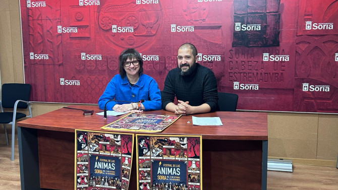 Gloria Gonzalo, concejala de cultura del Ayuntamiento de Soria, y Ernesto López, director del Festival.