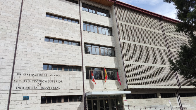 Edificio que acoge el centro universitario ubicado en el centro de la ciudad de Béjar