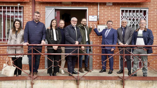 El consejero de la Presidencia, Luis Miguel González Gago, presenta la convocatoria de ayudas para el mantenimiento de bares y centros de ocio en pequeños pueblos de Castilla y León / Campillo