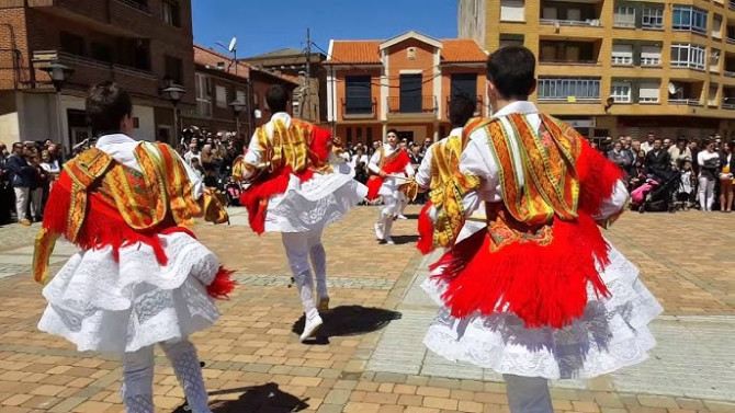 Los danzantes de Laguna de Negrillos