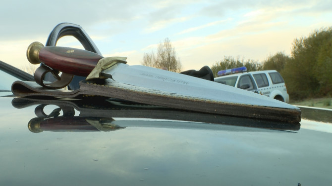 El puñal localizado durante el operativo