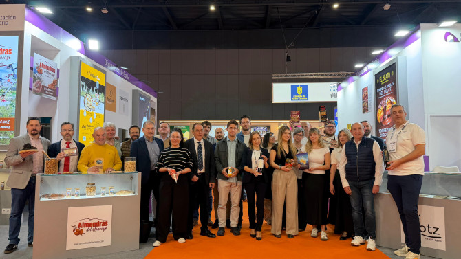 Representantes de las empresas sorianas, junto al presidente de la Diputación de Soria, Benito Serrano. 