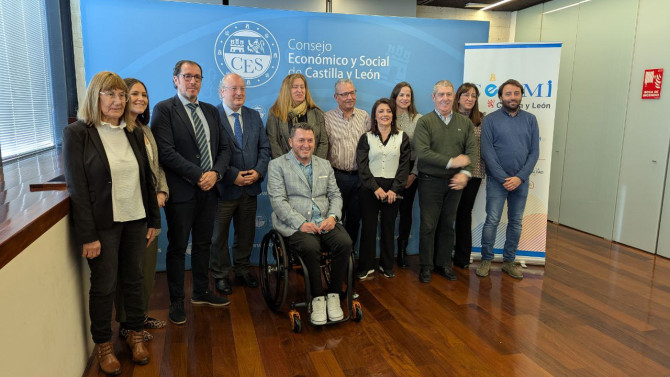 esRadio CyL | El presidente del Consejo Económico y Social de Castilla y León, Enrique Cabero; el delegado de la ONCE en la Comunidad, Ismael Pérez; la secretaria general de la Fundación ONCE, Virginia Carcedo, y la directora de Inserta Empleo en Castilla y León, Begoña Grijalvo, presentan los objetivos en la Comunidad de los programas estatales FSE+ de ‘Empleo Juvenil’ y de ‘Inclusión Social, garantía infantil y lucha contra la pobreza’, que están desarrollando para incrementar la formación y el empleo de las personas con discapacidad con la co
