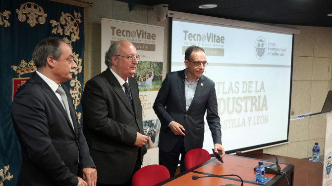 ICAL. El presidente del CESCyL, Enrique Cabero, el director de Tecnovitae, Javier Escribano, y el presidente de esta última entidad, Rafael Álvarez, presentan el 'Atlas industrial' de la comunidad.