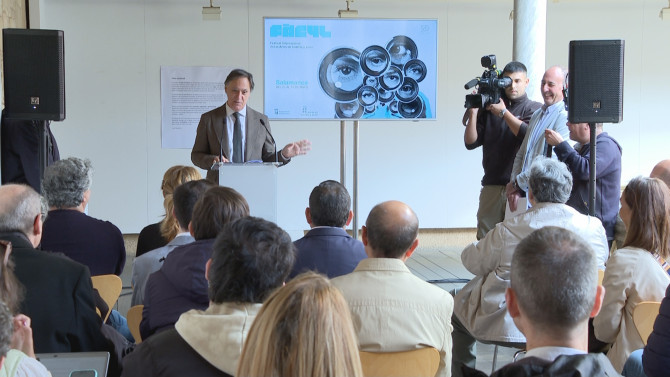El Alcalde, Carlos García Carbayo, durante la presentación de FACYL 2026