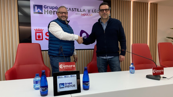 El presidente del club, Alfredo Cabrerizo, junto al entrenador, Alberto Toribio.