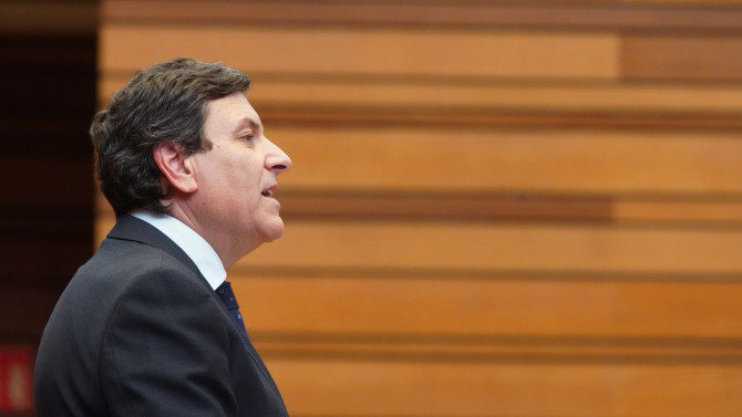 ICAL. Carlos Fernández Carriedo, el consejero de Economía y Hacienda, en las cortes de Castilla y León.