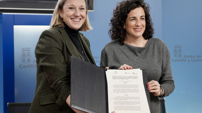 La vicepresidenta de la Junta de Castilla y León y consejera de Familia e Igualdad de Oportunidades, Isabel Blanco, firma un protocolo de colaboración para el desarrollo de acciones conjuntas frente a la soledad y el aislamiento social con el Consejo de Colegios Profesionales de Farmacéuticos de Castilla y León. ICAL