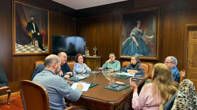 La diputada de Turismo, Elia Jiménez, ha mantenido una reunión de trabajo con representantes de ASOHTUR y TURSORIA. 