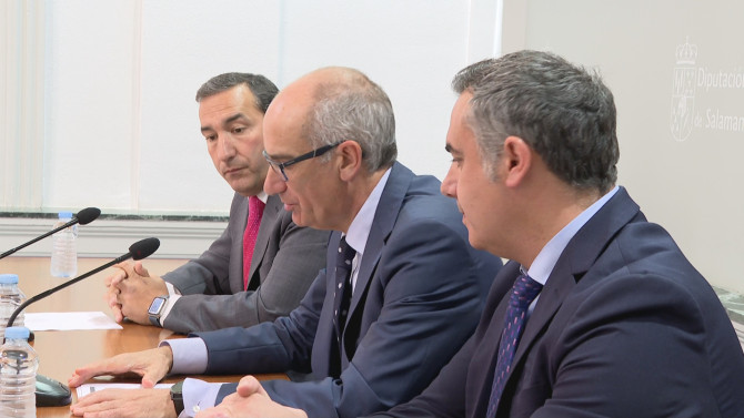 El Delegado Territorial de la Junta, Eloy Ruiz,  el Presidente de la Diputación, Javier Iglesias y el Diputado de Desarrollo Rural, Antonio Labrador