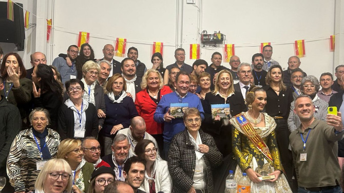 Asistentes a la celebración de la Casa de Soria en Valencia, con la presencia de la Fallera Mayor, Berta Peiró García. 