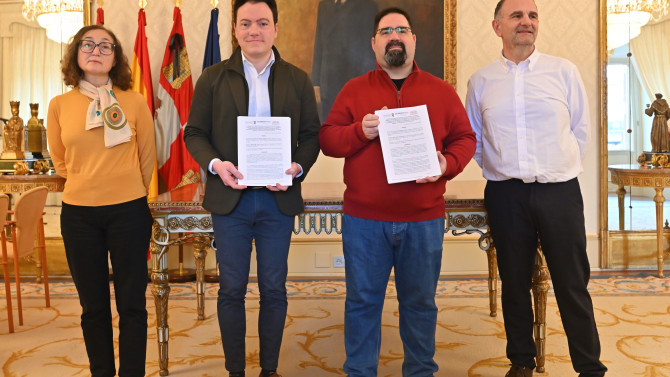 El concejal de Promoción Económica, Pedro MartÃnez, durante la presentación del convenio con FOACAL