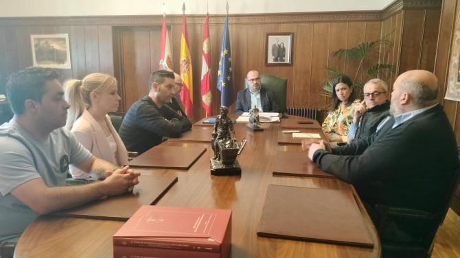 Reunión de la Plataforma del Barrio de La Rosaleda con el alcalde de Ponferrada