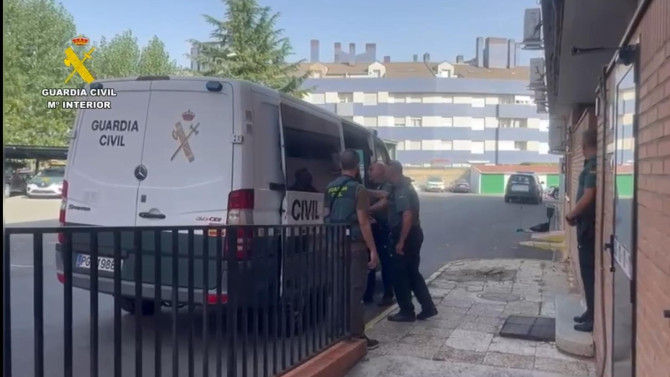 Guardia Civil. Detienen a un trabajador forestal por provocar el fuego en Mombeltrán (Ávila).