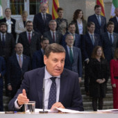 cumbre-presidentes-pinganillos-polemica-castilla-leon