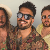 vicente-cervera-javier-fernandez-y-ramon-garcia-son-los-tres-integrantes-de-la-banda-valenciana-bombai_4_1000x563